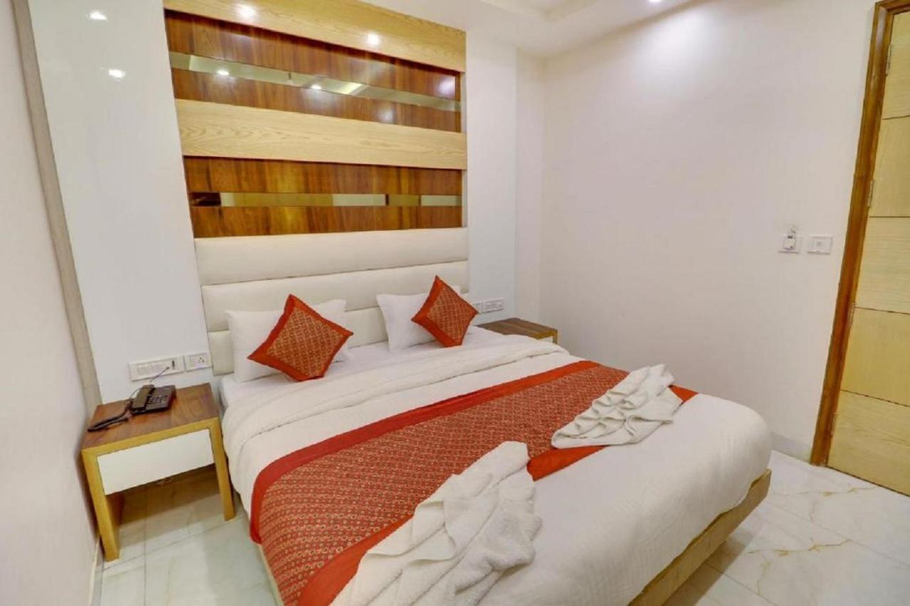 Revels Plum Hotel at New Delhi Railway Station