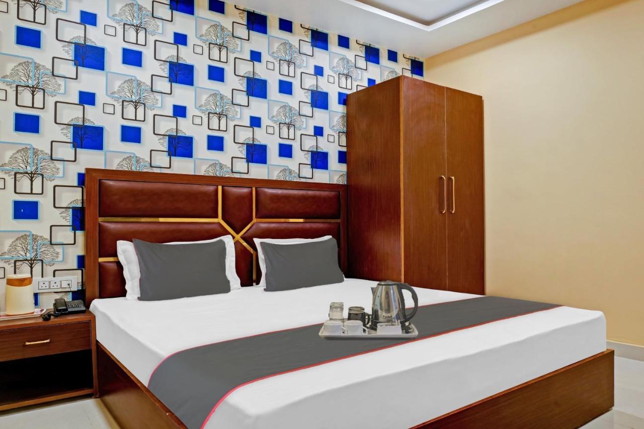 Collection O 700794 Hotel Blue Diamond