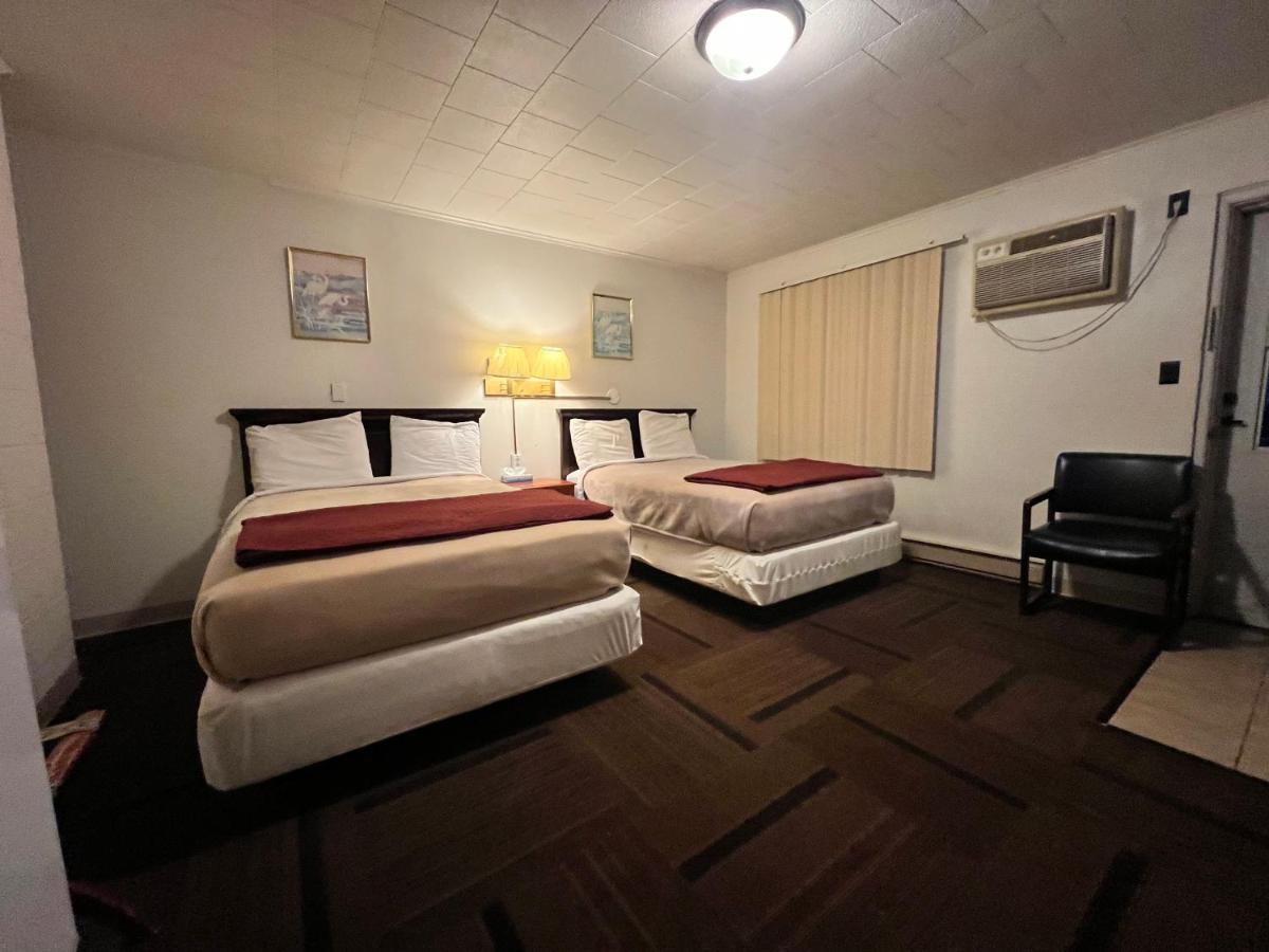 OYO Hotel Prairie Winds Carthage Keokuk Hwy 136