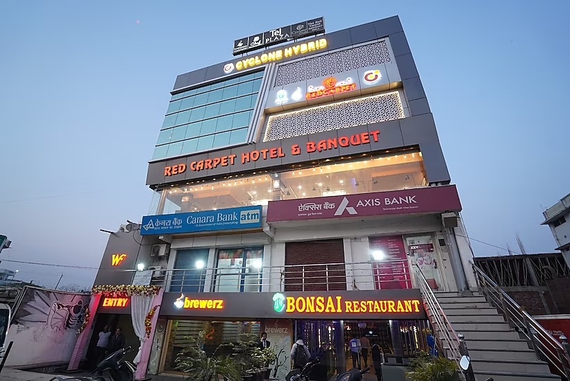 Red Carpet Hotel And Banquets