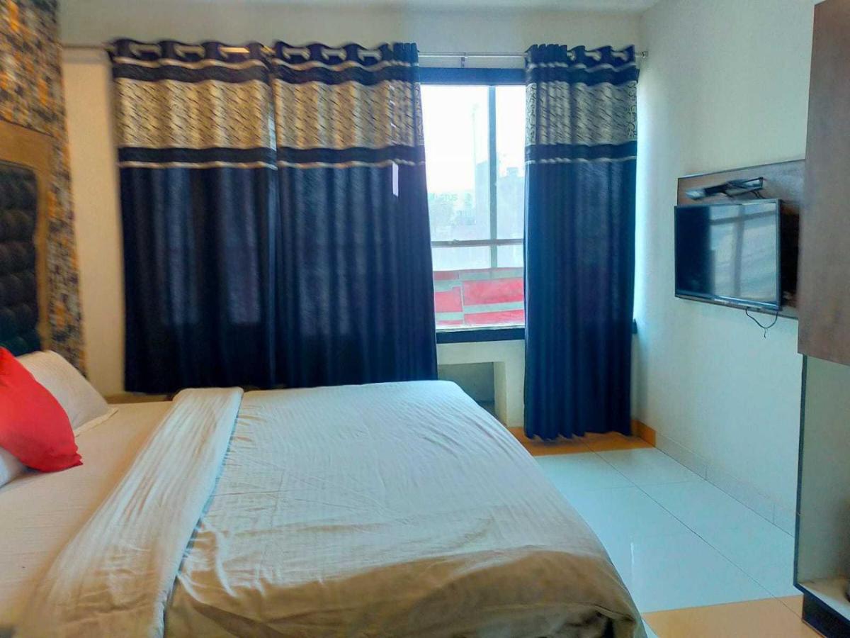 POP 703637 Priyanka Inn Residency