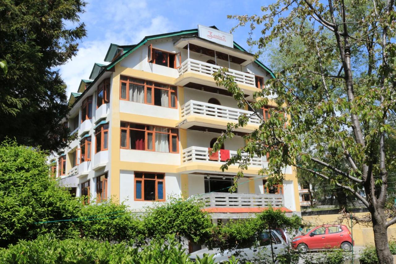 Zarim Hotel Manali (Near Mall Road)
