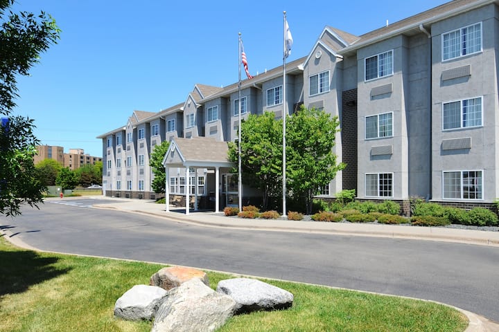 Microtel Inn & Suites by Wyndham Bloomington MSP Airport