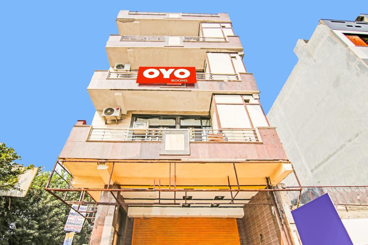 OYO Flagship 702940 ELEGANTE STUDIO ROHINI