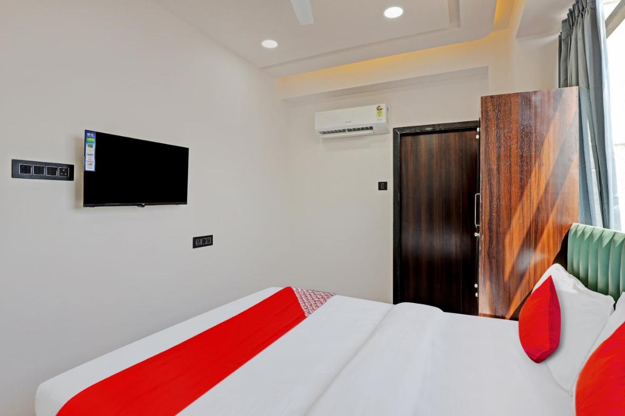 OYO Flagship 808117 Hotel La Quinta