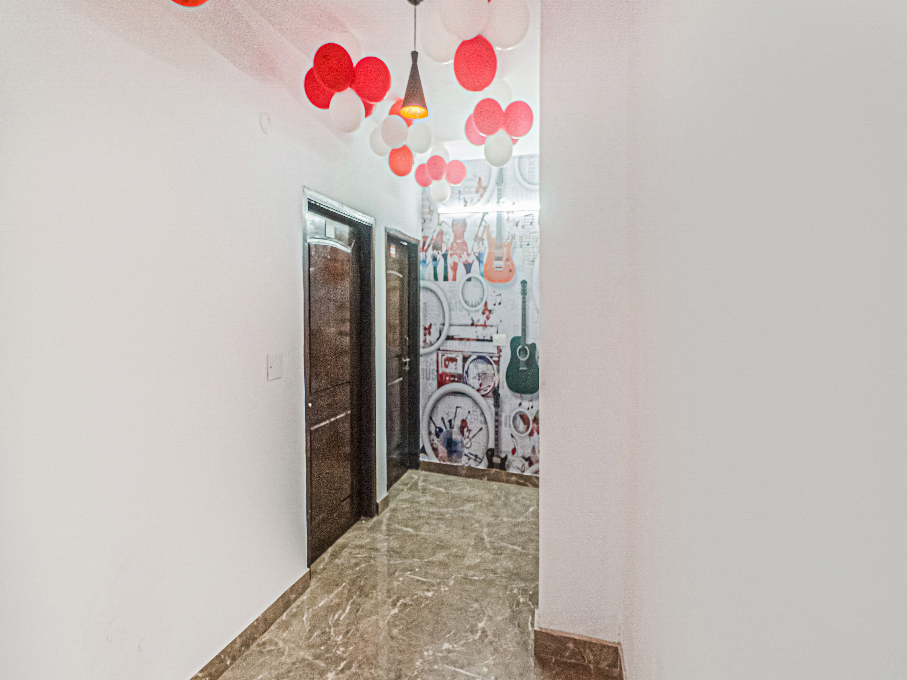 OYO Flagship 82749 Hotel Royal Rooms