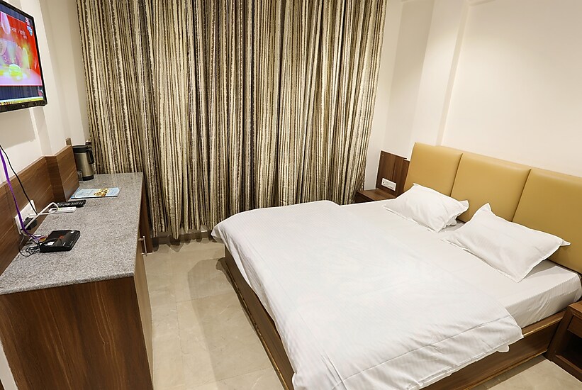 Hotel Navratan Palace