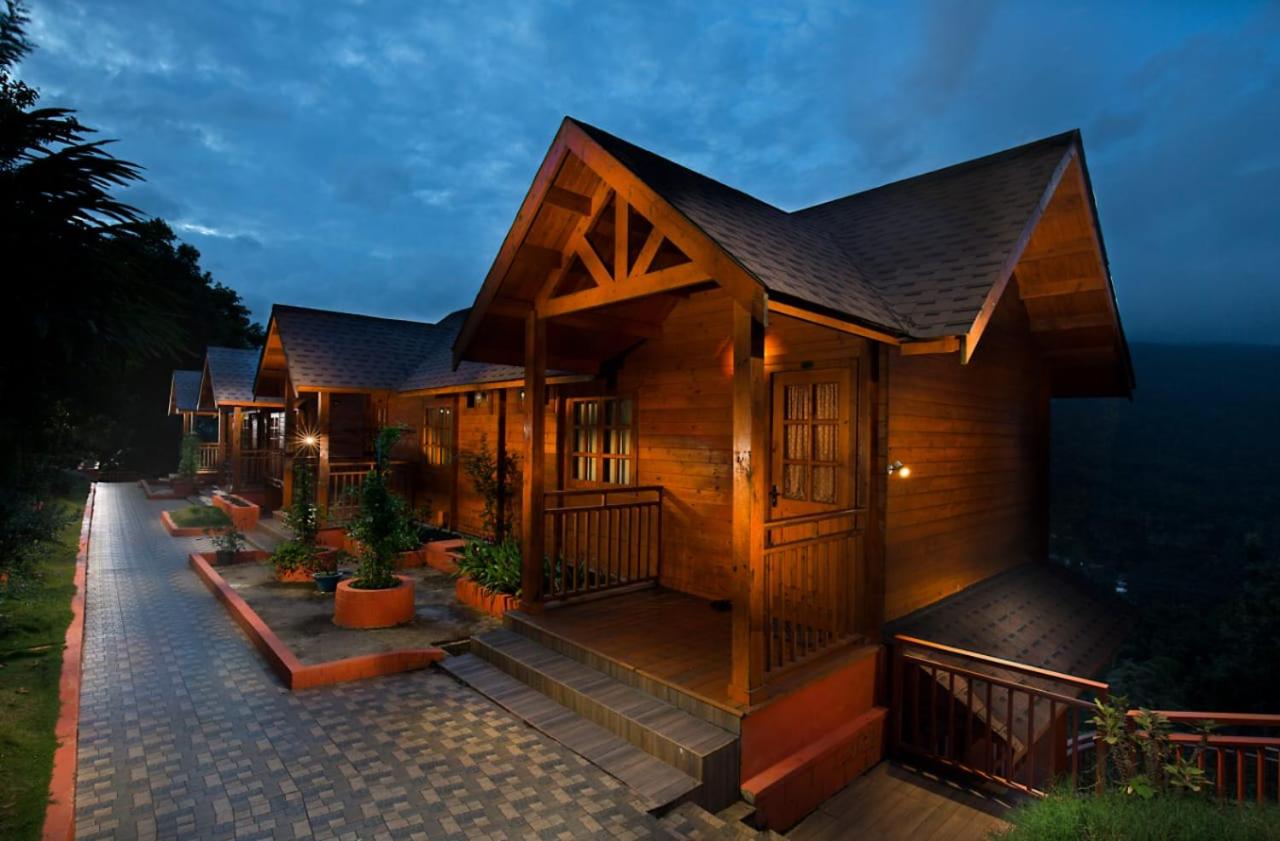 Eterno Camellia and Elettaria