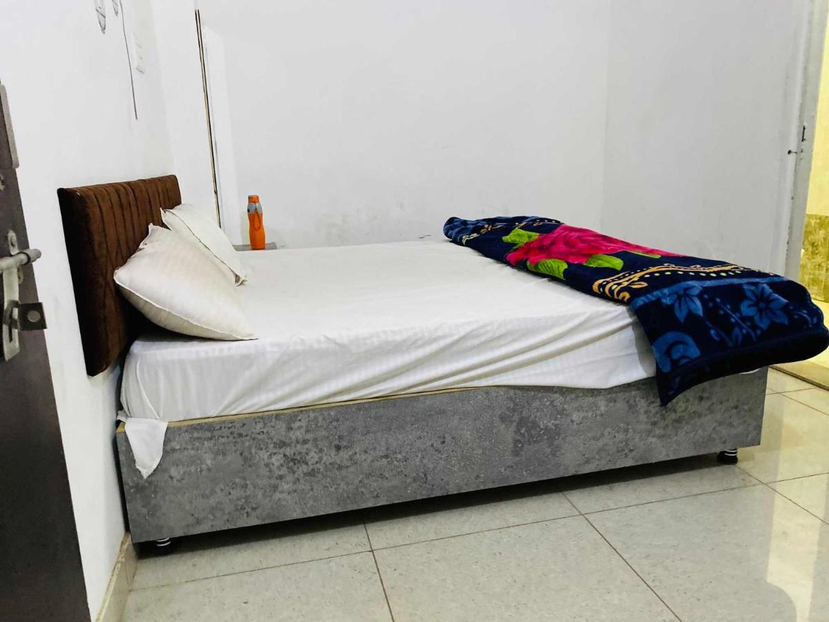 OYO 703499 R.D Hotel and Restaurant