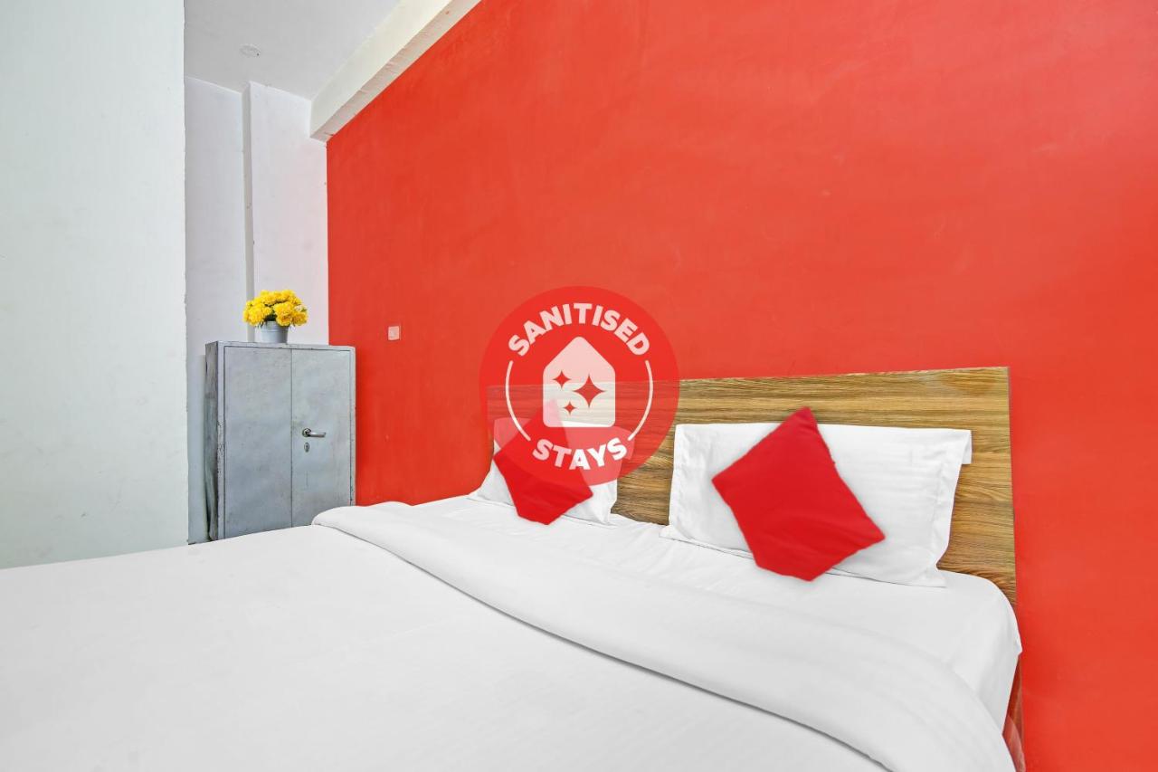 OYO 82775 Radhe Hotel