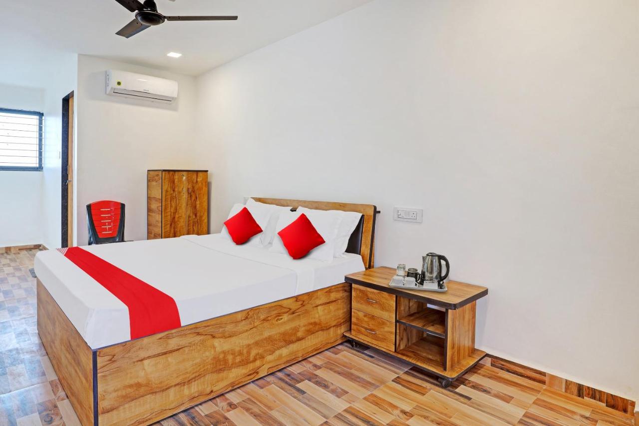 OYO Flagship 806728 Hotel Krishna Palace