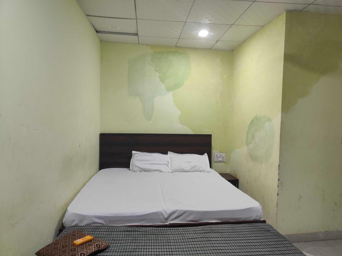 OYO 700891 S Key Residency