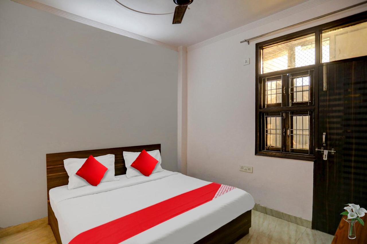 OYO Flagship 703376 Mk Residency