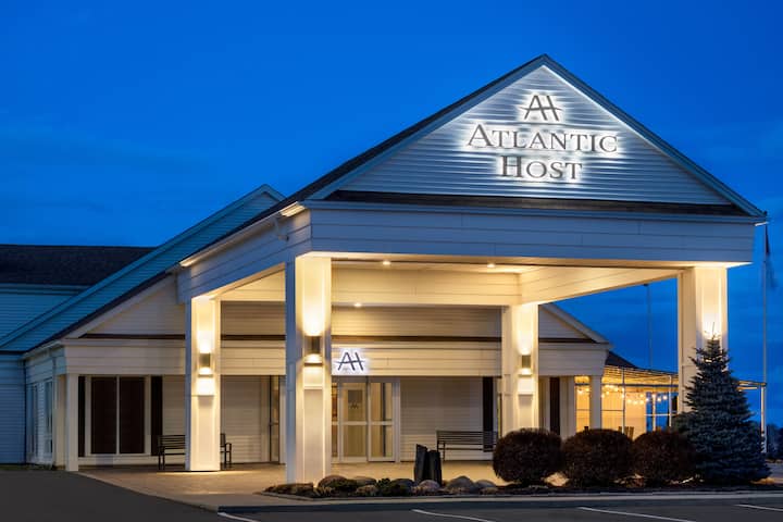 Atlantic Host Hotel, Trademark Collection by Wyndham