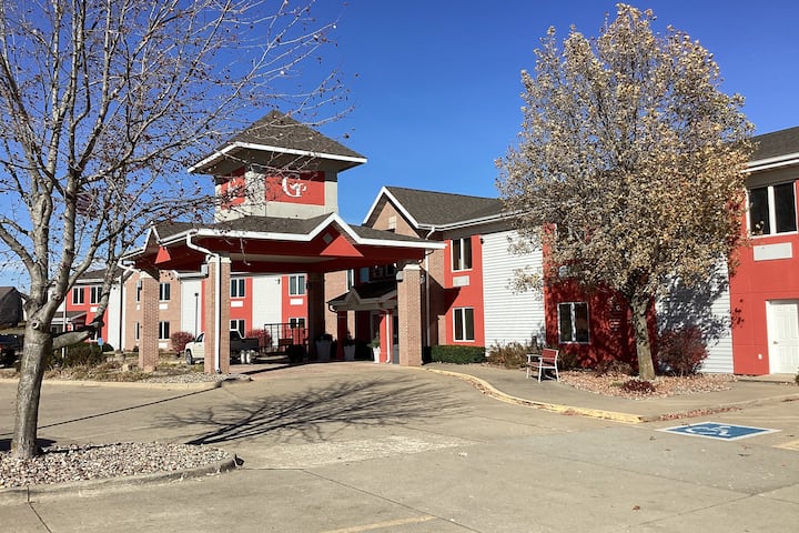 Links Bos Landen Hotel & Spa of Pella, Trademark by Wyndham