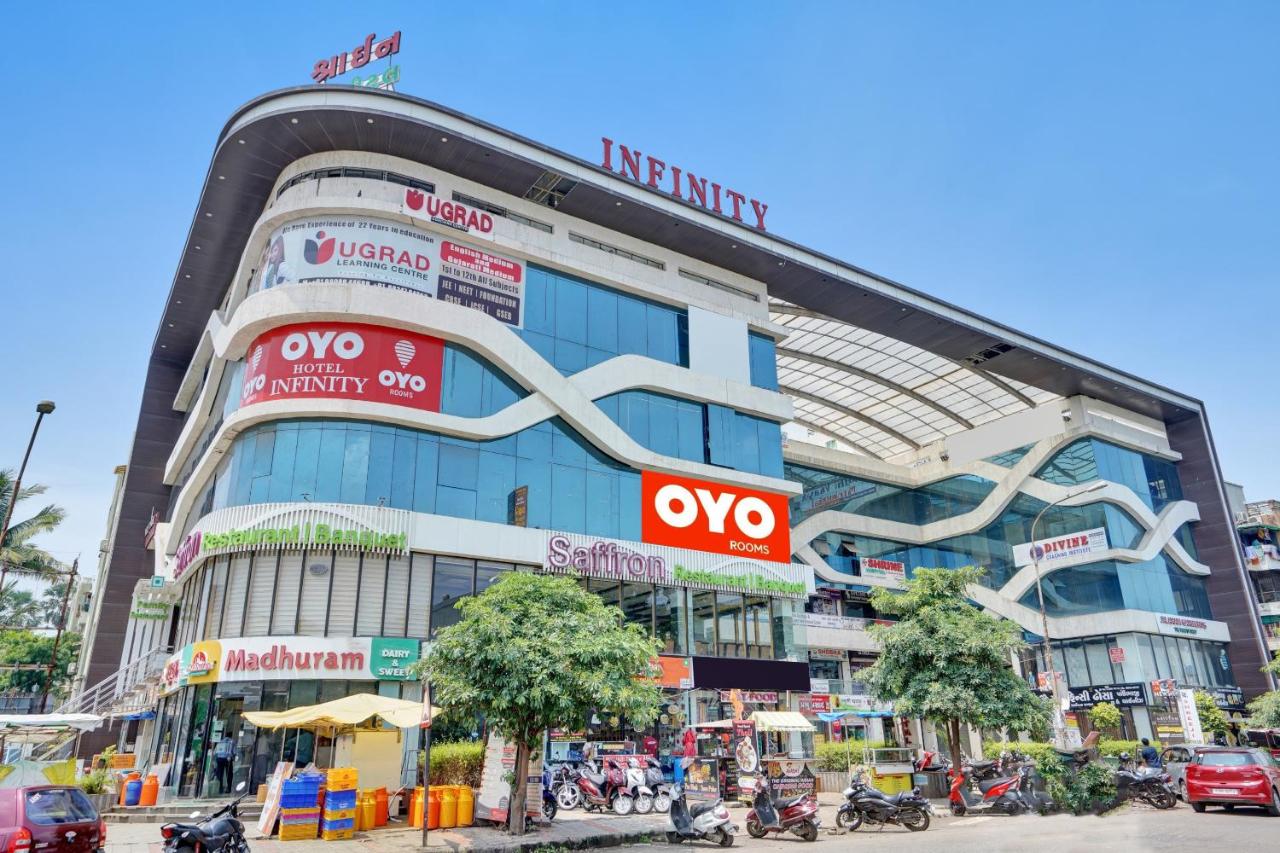 OYO Flagship 70004 Hotel Infinity