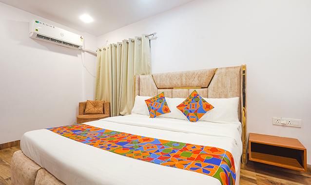 FabHotel Midnight Inn