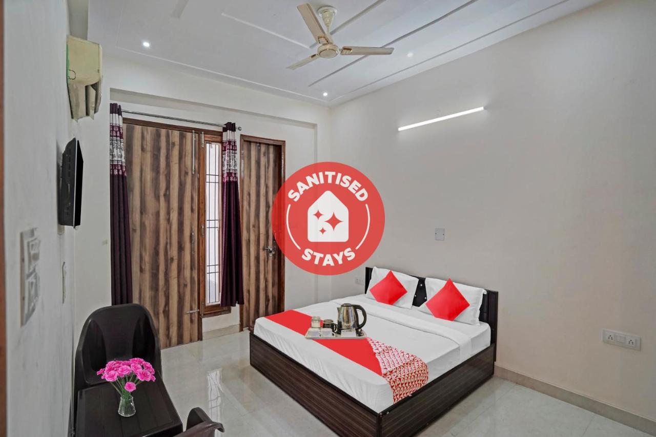 OYO Flagship 702117 Hotel Green Apple