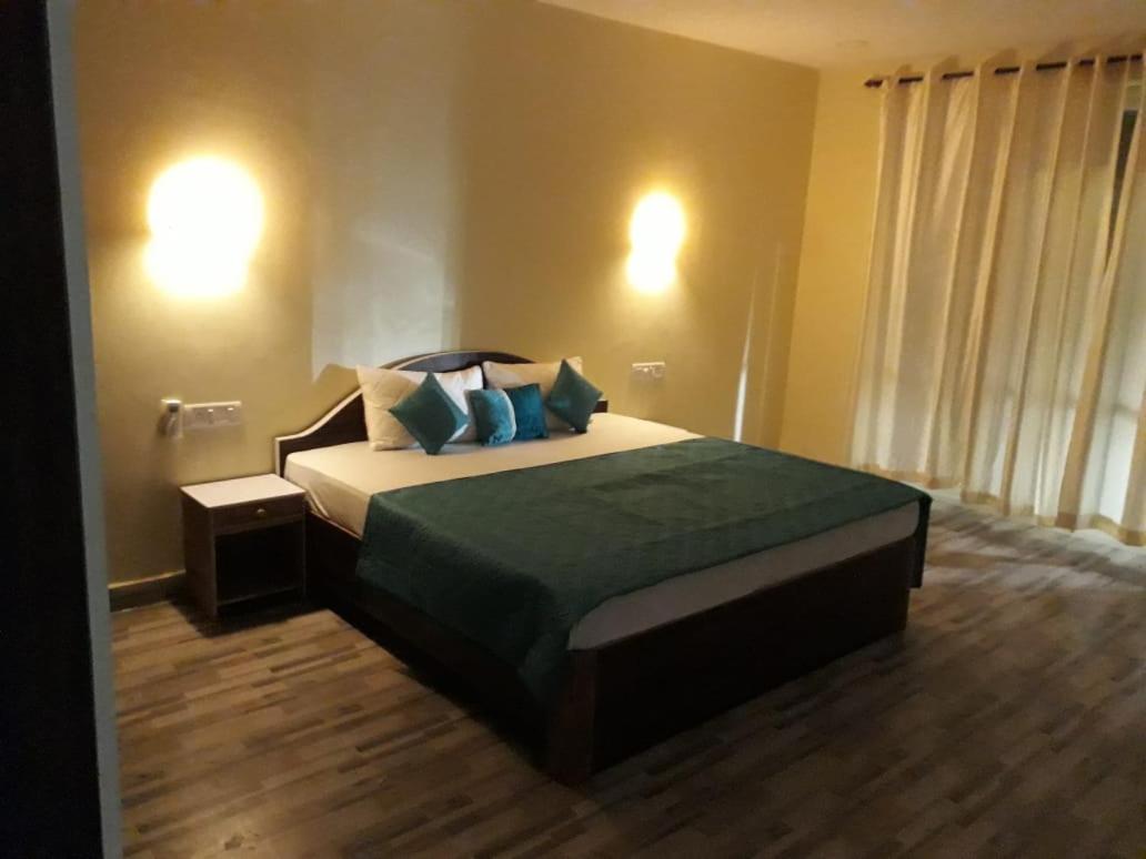 Resort De Crossroads