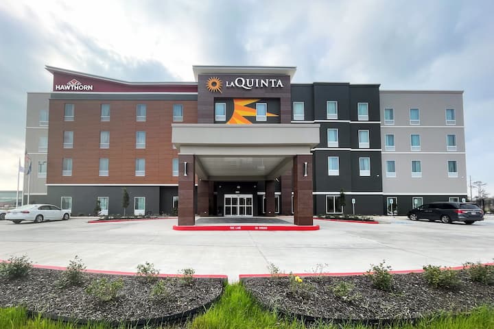 Hawthorn Extended Stay by Wyndham Sulphur (Lake Charles)