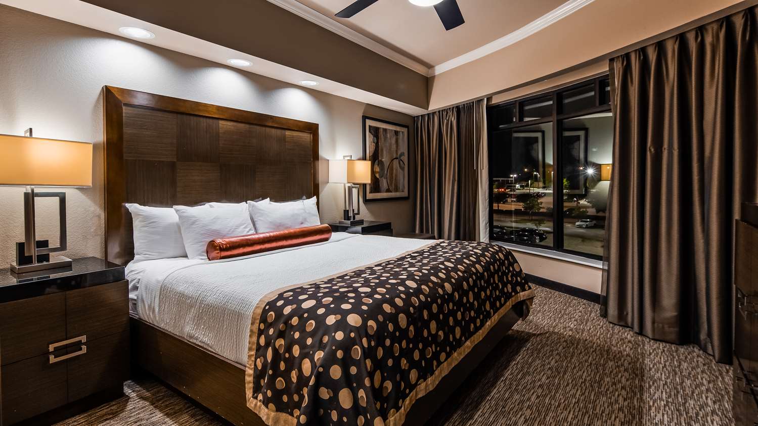 Best Western Premier Crown Chase Inn  Suites