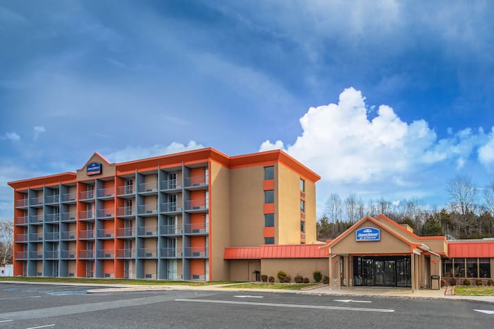 Howard Johnson by Wyndham Lexington