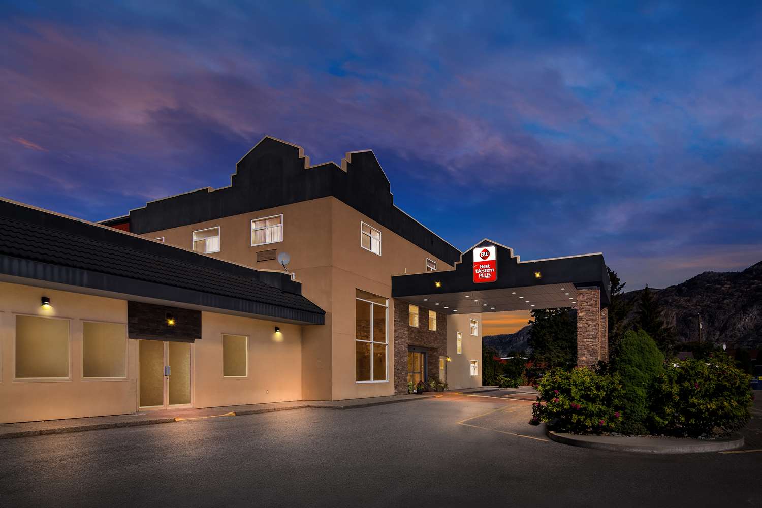 Best Western Plus Osoyoos Hotel  Suites