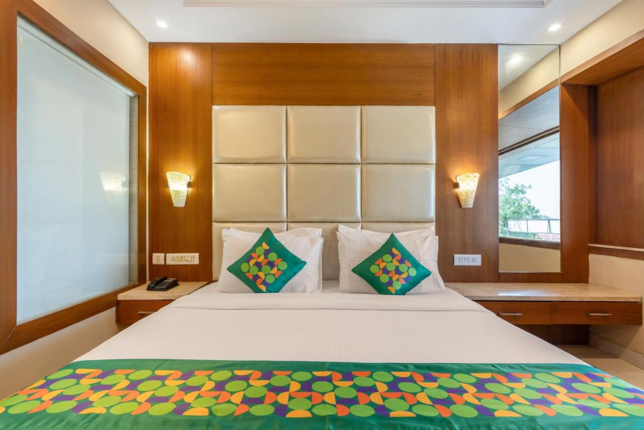 Treebo Premium Vinnie