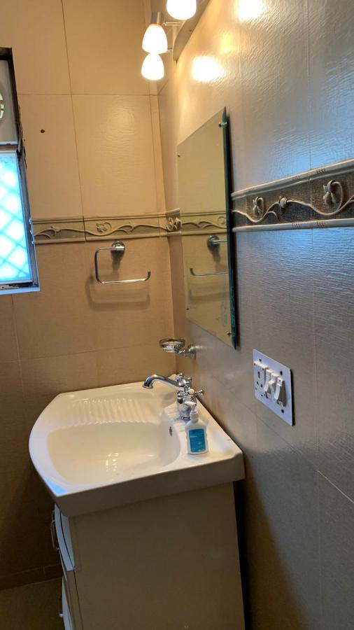 Hotel Hilltop at Mall Road Manali