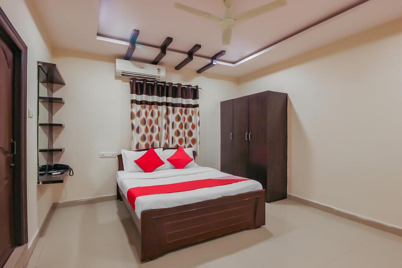 Collection O 18725 Hotel Hillside