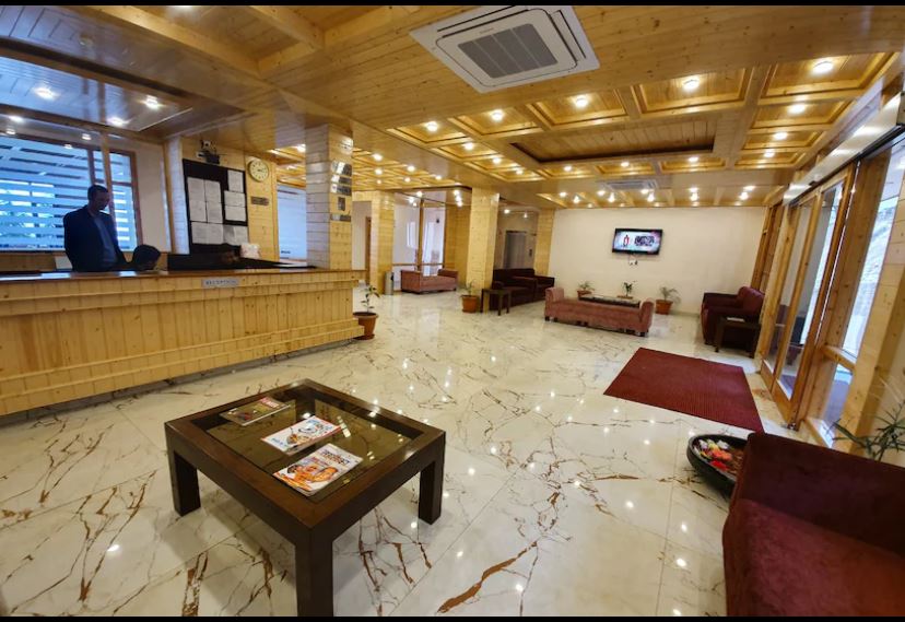 Gezelling In - Vardhan Hills