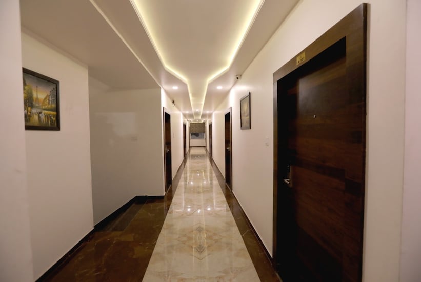 Hotel Neva Ji Palace