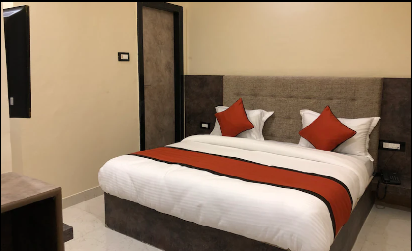 Hotel Frontier Royal