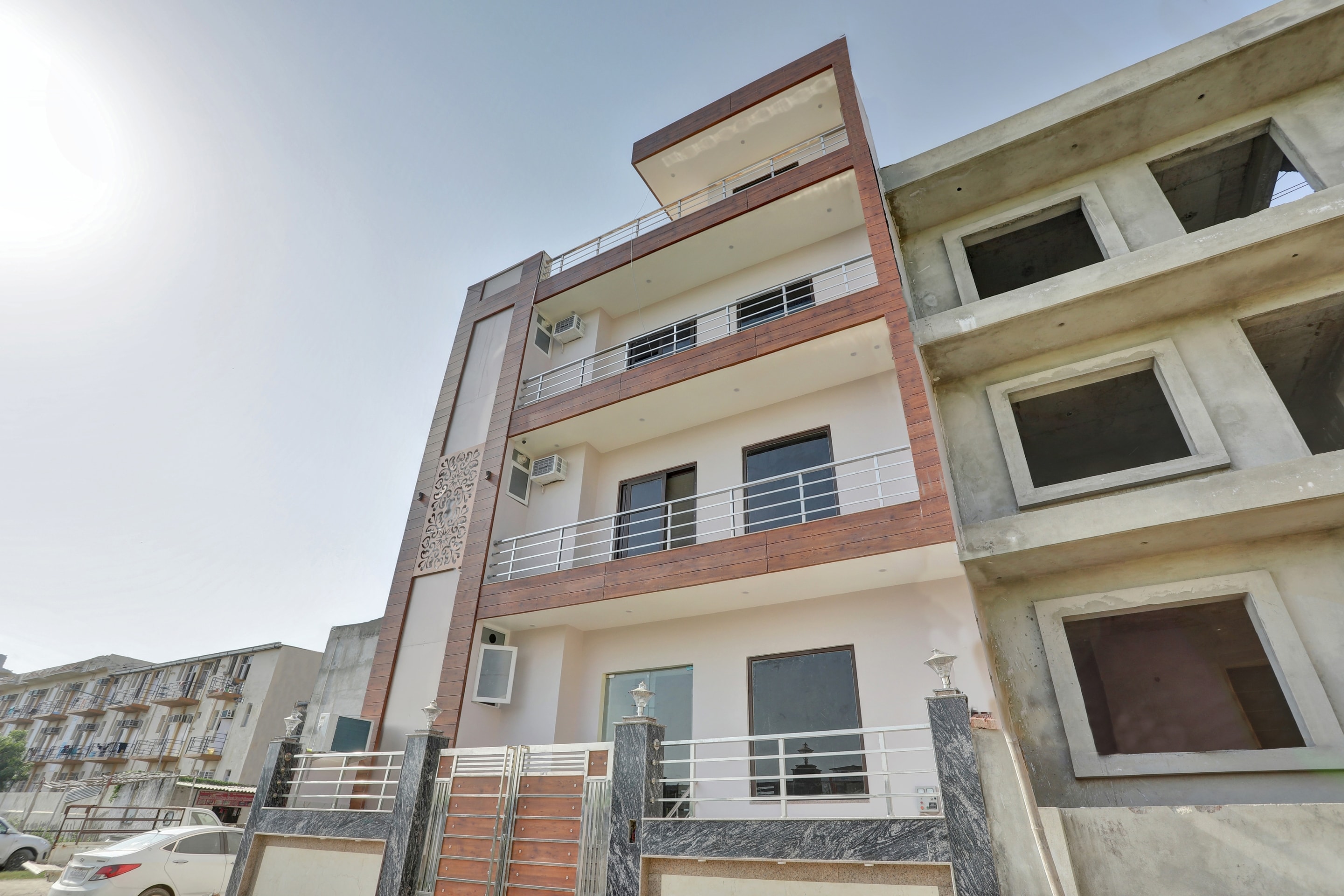 Collection O 83354 Raksha Inn