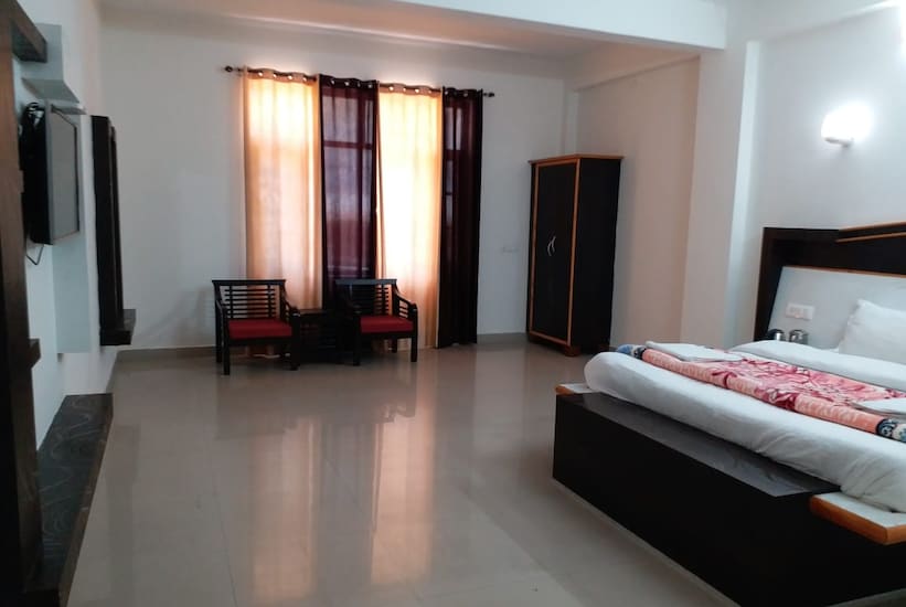 Hotel Bias Pushap - Banikhet