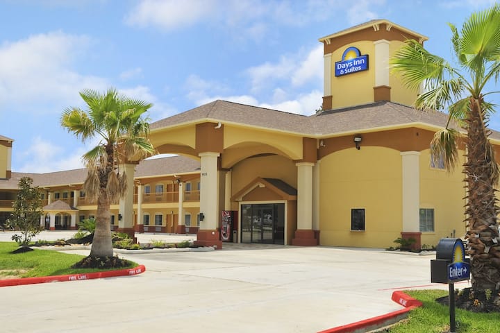 Days Inn by Wyndham Humble/Houston Intercontinental Airport
