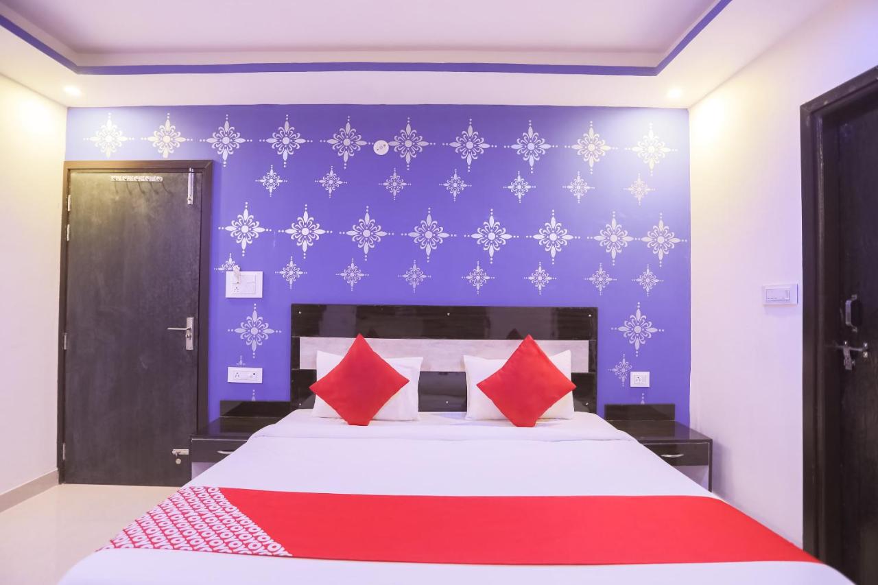 OYO Flagship 65319 BD Palace