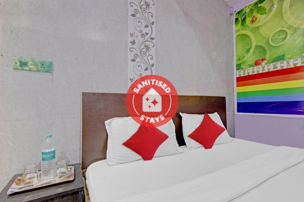 SPOT ON 700379 Hotel Delight Inn