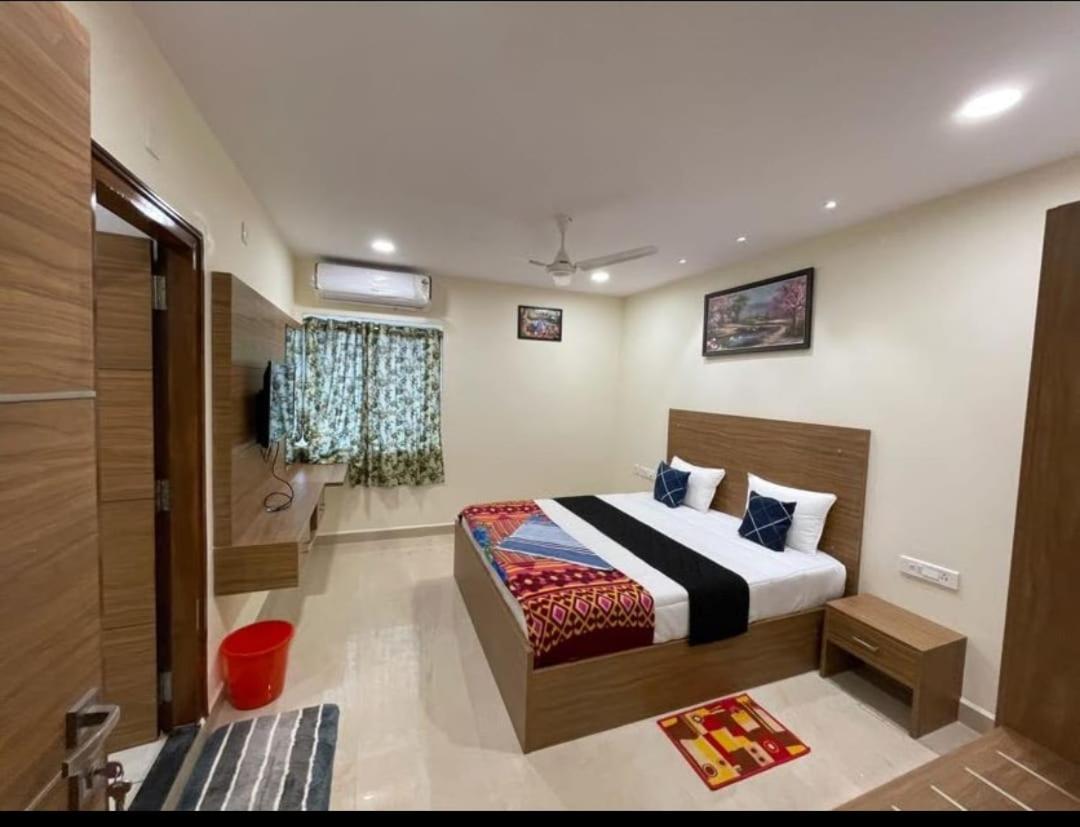 Pickurstay @ Lakshmi Tulasi Residency