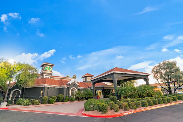 La Quinta Inn & Suites by Wyndham Phoenix Scottsdale