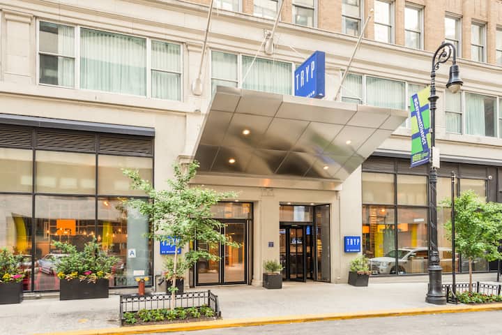 TRYP by Wyndham New York City Times Square / Midtown