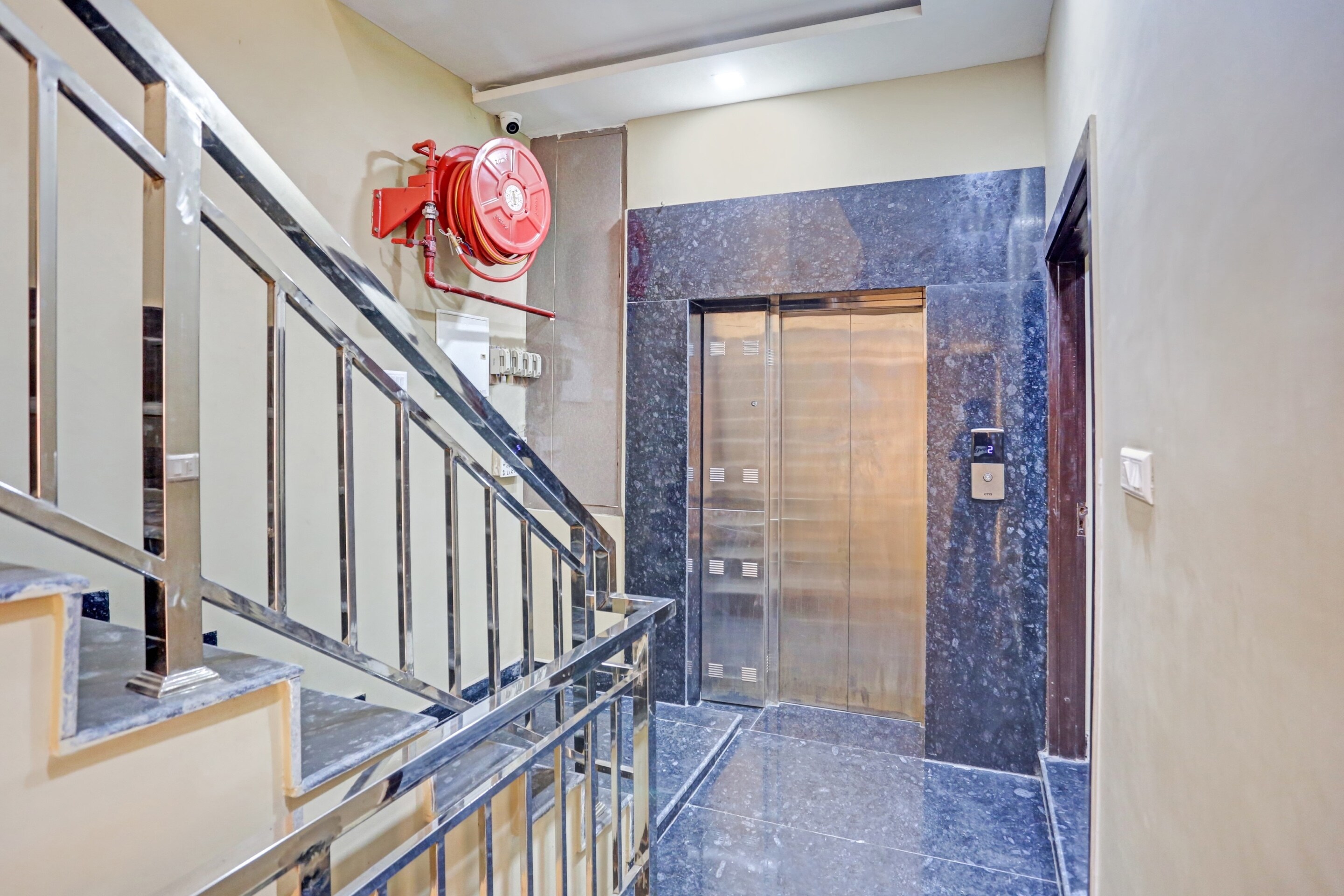 Collection O 93556 Hotel Citi Star