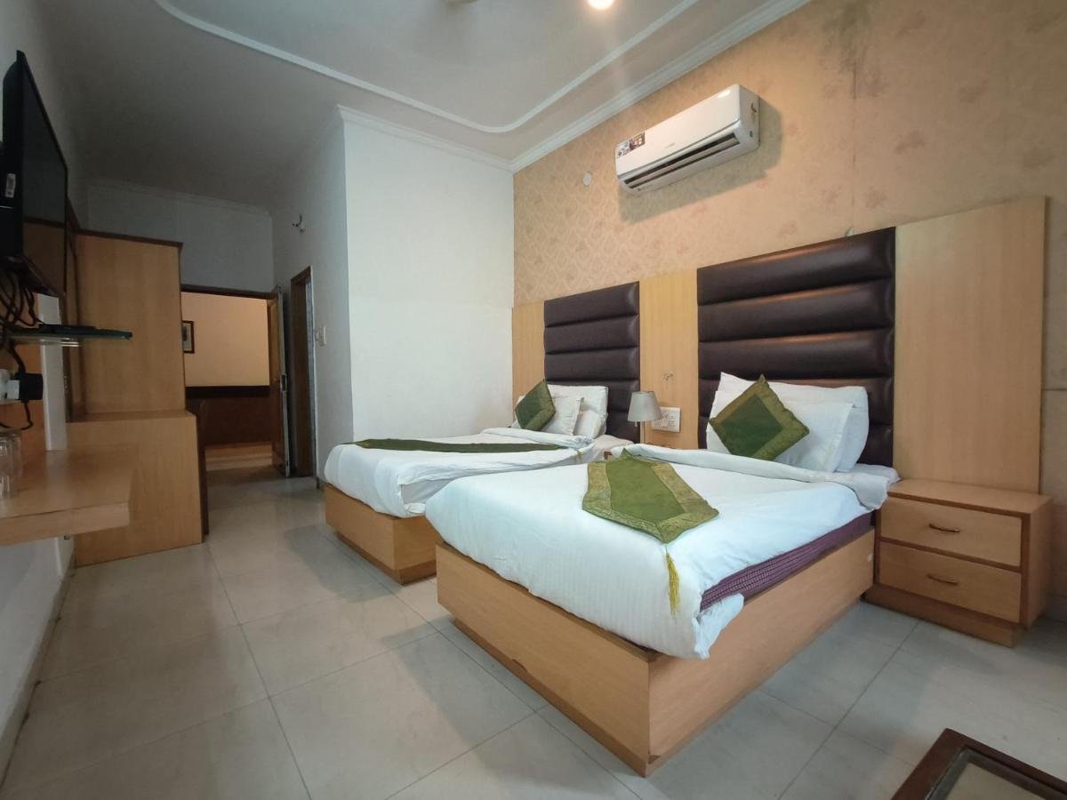 Hotel Ricky International