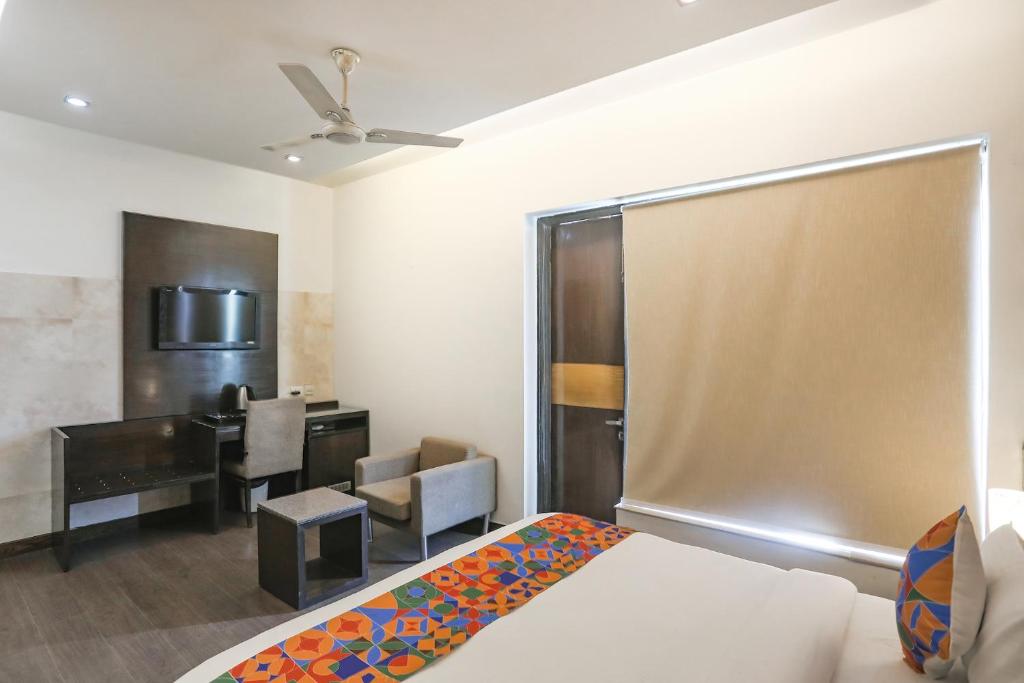 FabHotel Rivlet Residency