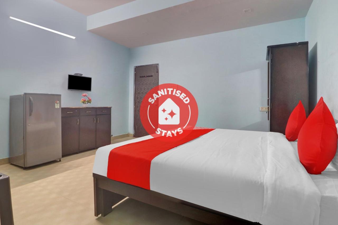 OYO 80454 Grand Aarvi Suites