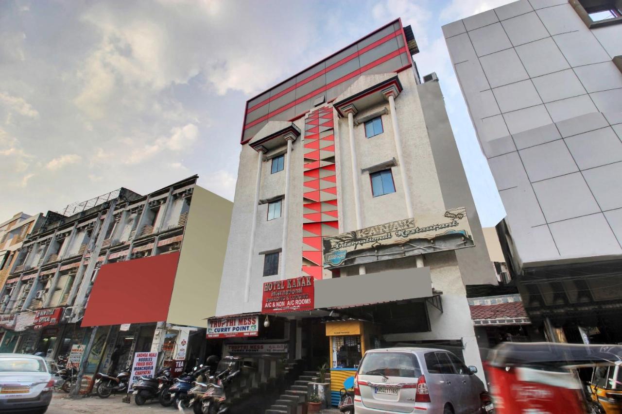 OYO Flagship 808128 Hotel Kanak International