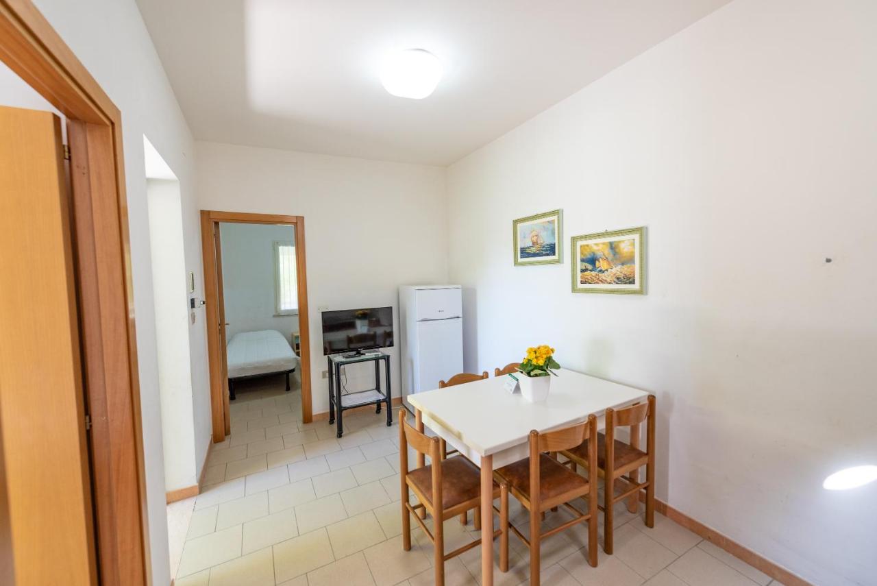 Club del Sole Stork Family Collection