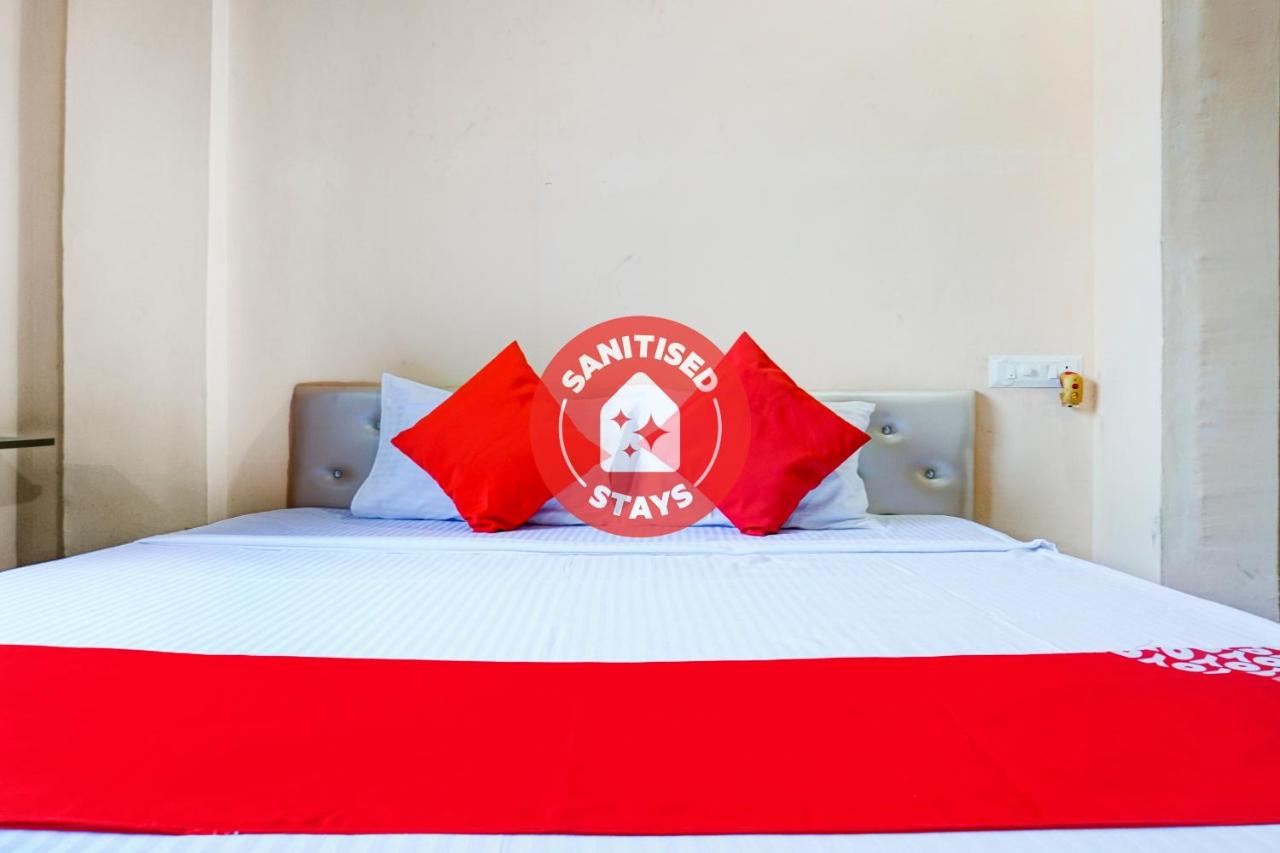 OYO 81205 Hotel Manikyaa