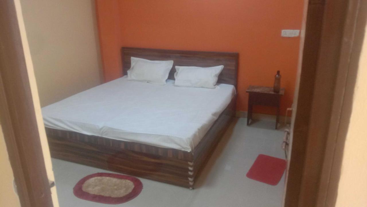 POP IAE488  Happy Hotel Taj Highway