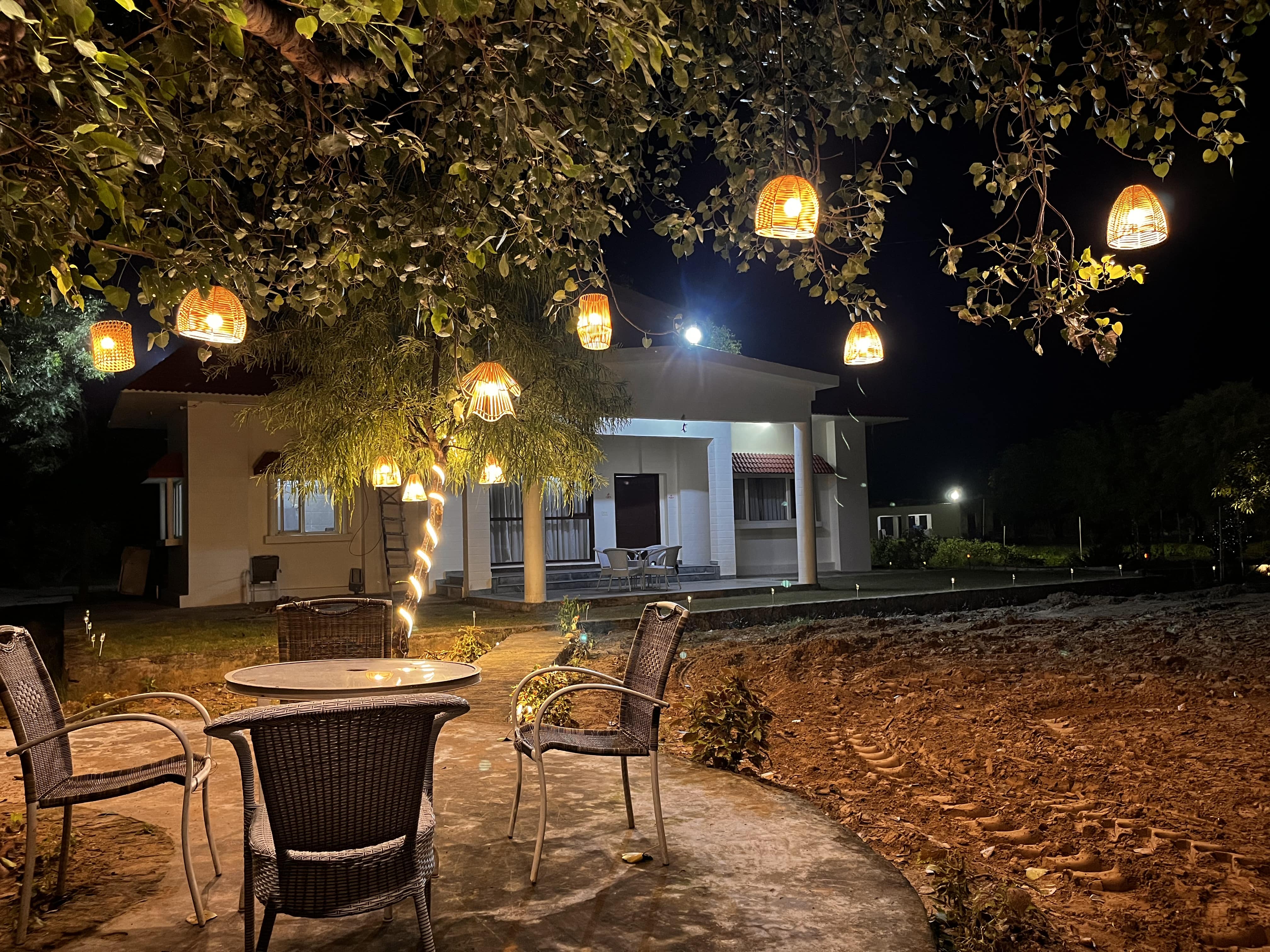 WillowWoods Farmhouse by BedChambers